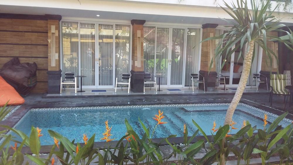 Lotus Tirta Seminyak Hotel Ngoại thất bức ảnh
