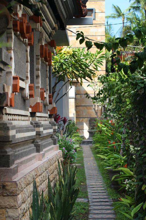 Lotus Tirta Seminyak Hotel Ngoại thất bức ảnh