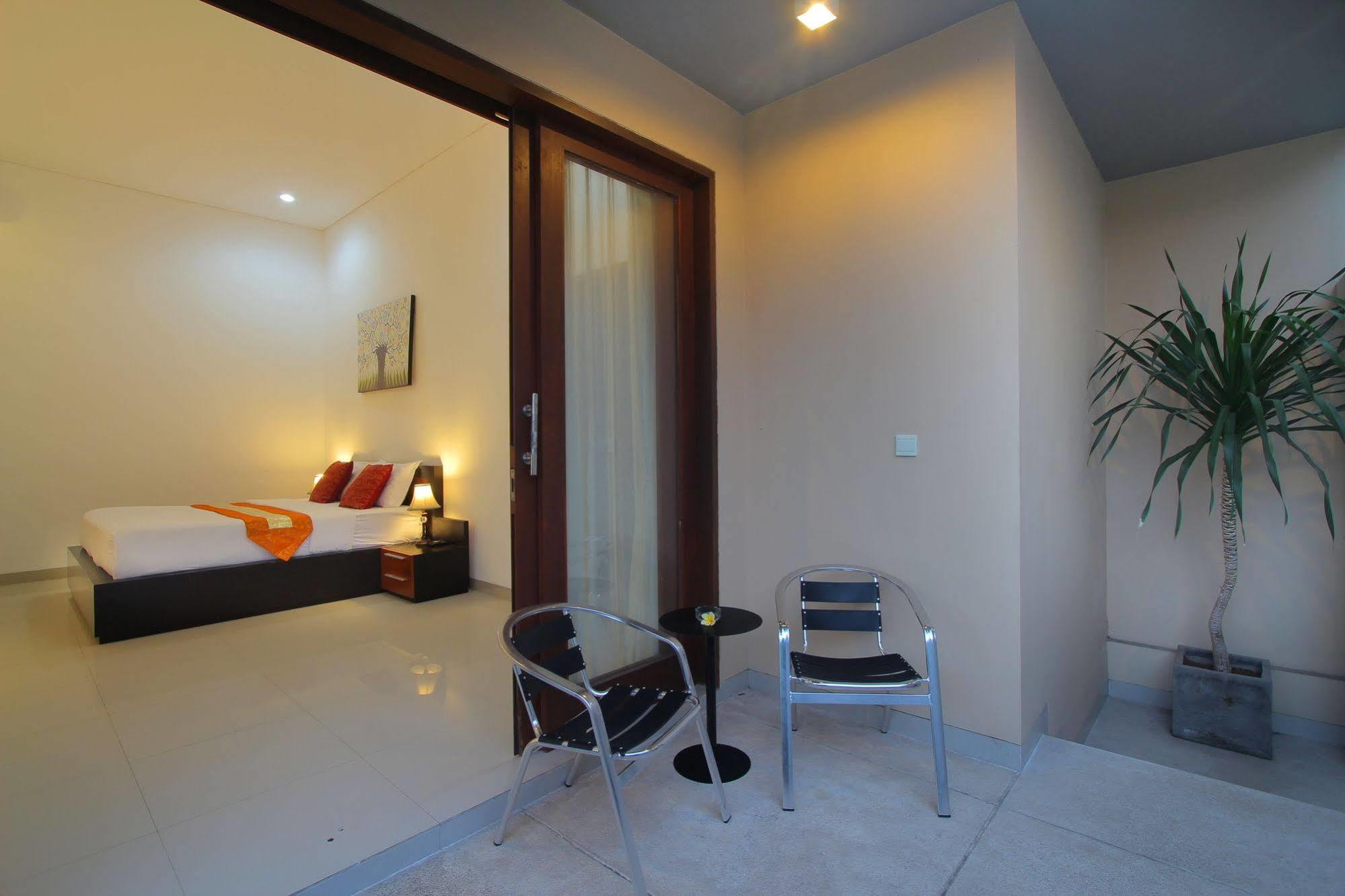 Lotus Tirta Seminyak Hotel Ngoại thất bức ảnh