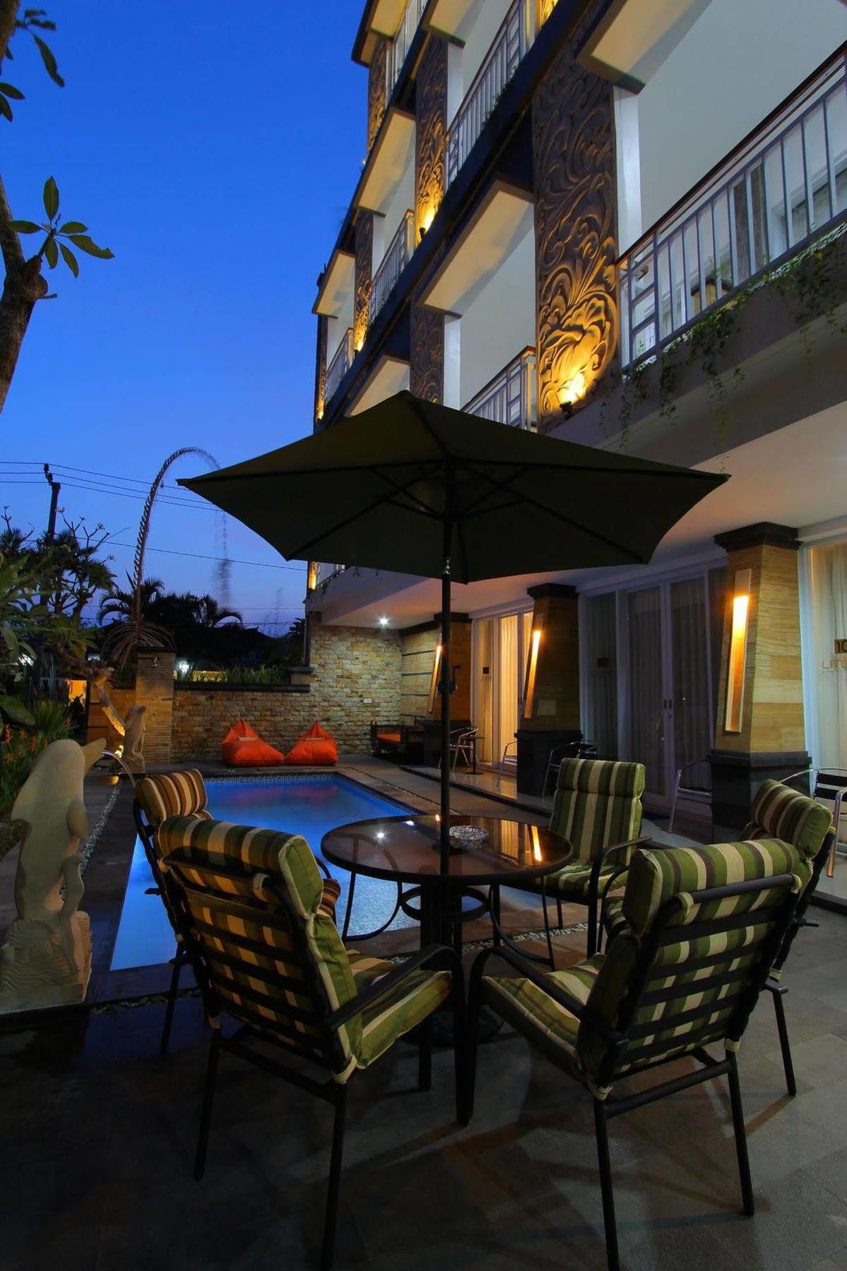 Lotus Tirta Seminyak Hotel Ngoại thất bức ảnh