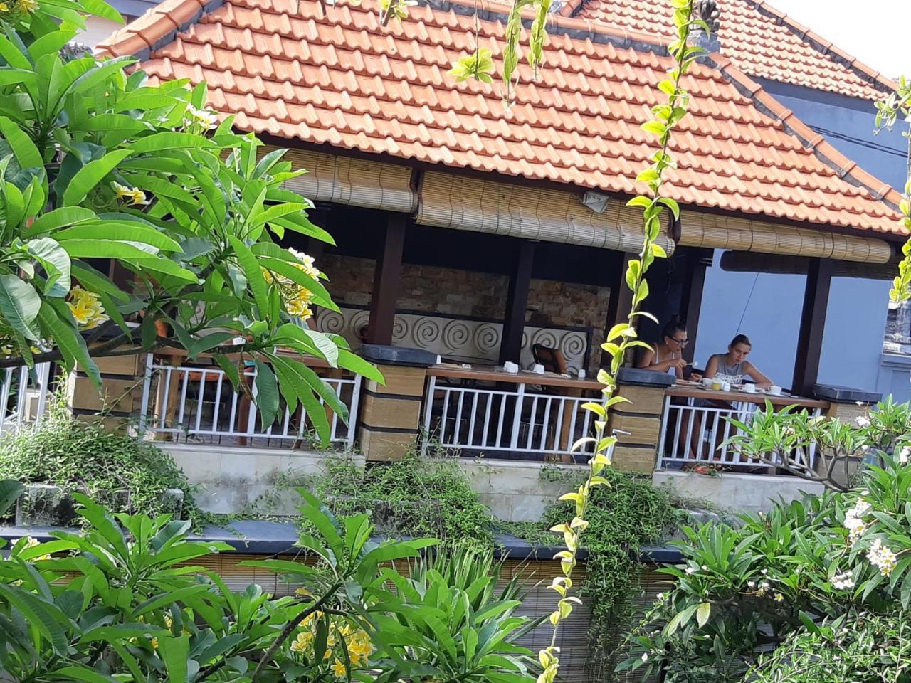 Lotus Tirta Seminyak Hotel Ngoại thất bức ảnh
